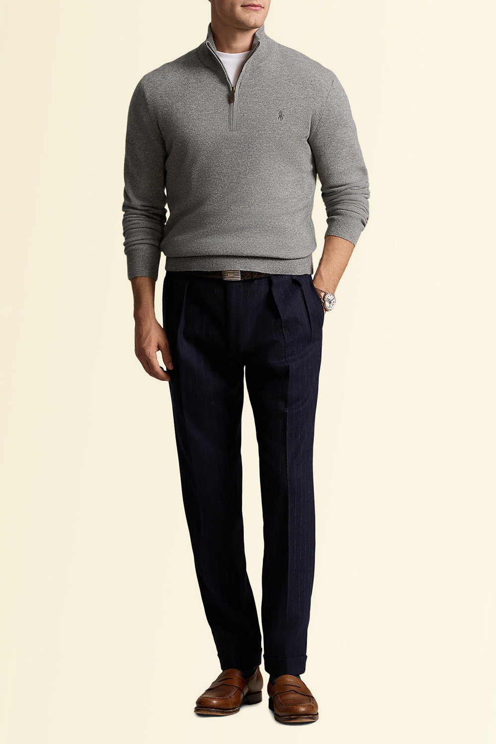 תמונת כל הלוק של סריג עם חצי רוכסן